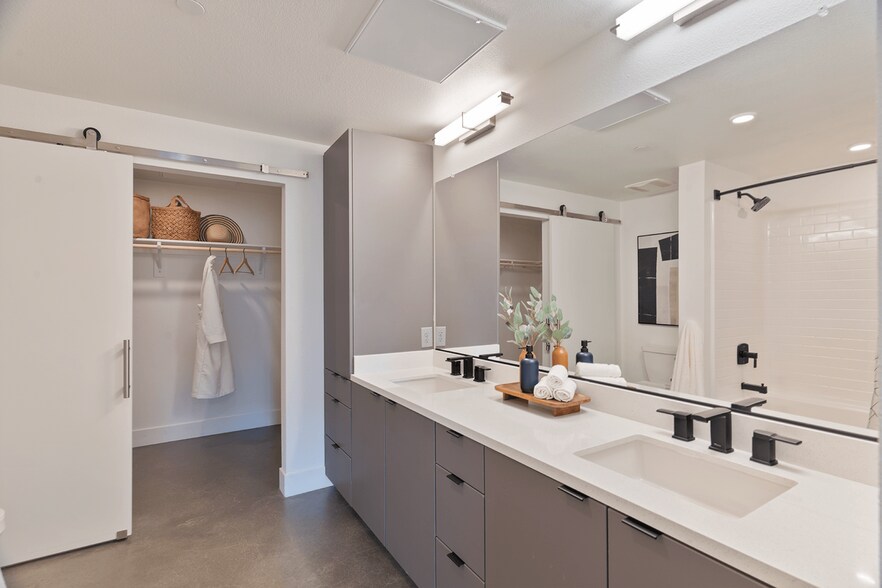 More Photos Of 251 6th St, Sacramento Apartments For Lease