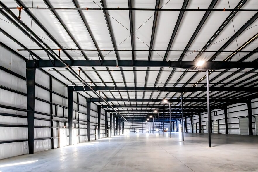 More Photos Of 28261 Woodlawn Dr, Punta Gorda Warehouse For Lease