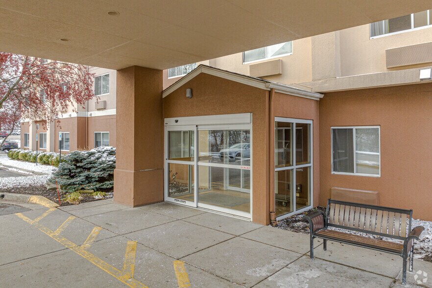 More Photos Of 3930 Stahl Dr SE, Grand Rapids Hotel For Sale