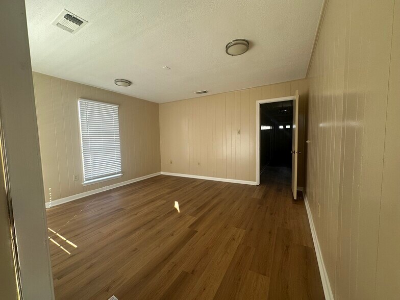 More Photos Of 8676 Goodwood Blvd, Baton Rouge Office For Lease