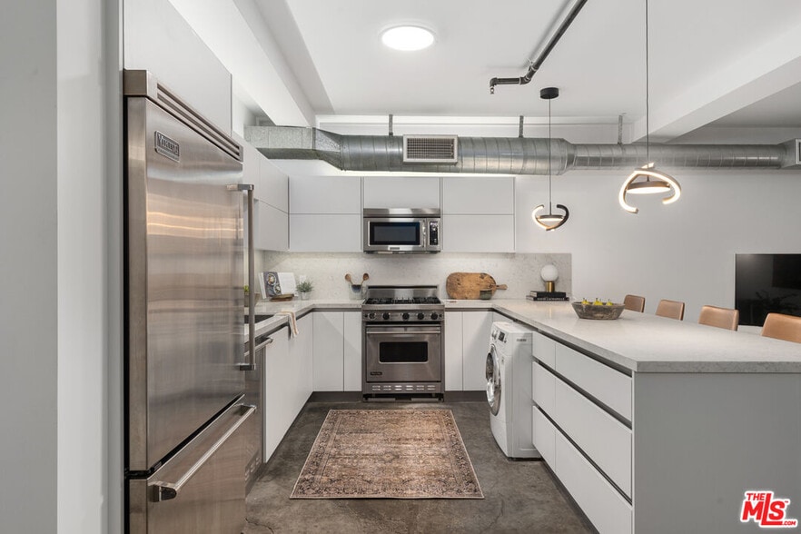 More Photos Of 1046 Princeton Dr, Venice Loft Creative Space For Sale