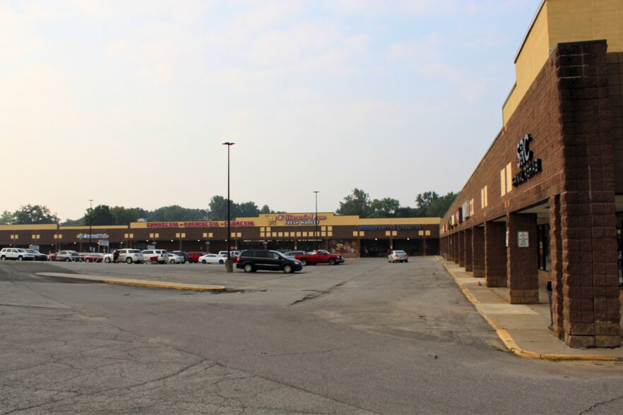 Primary Photo Of 7523-7569 State Ave, Kansas City Unknown For Lease
