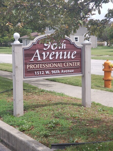 More Photos Of 1512 W 96th Ave, Crown Point Office Residential For Lease