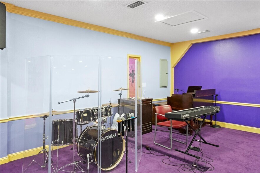 More Photos Of 1434 Oakhurst Ave, Jacksonville Religious Facility For Sale