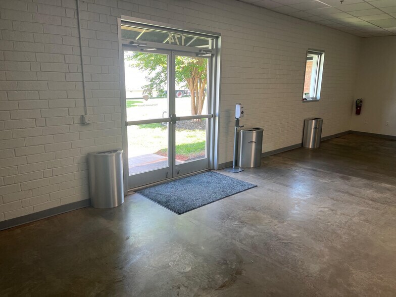 More Photos Of 174 Trollingwood Rd, Haw River Manufacturing For Lease