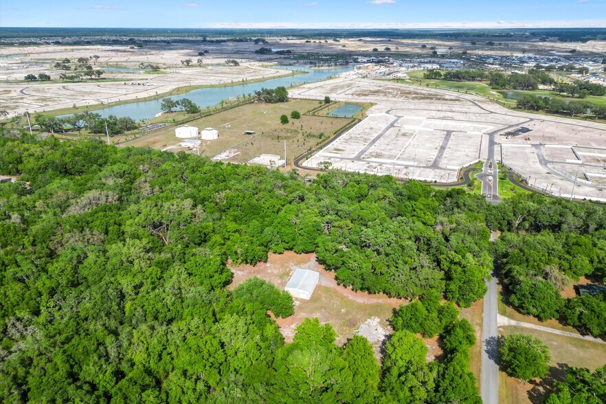 More Photos Of 7112 Marsh Bend Trl, Wildwood Warehouse For Lease