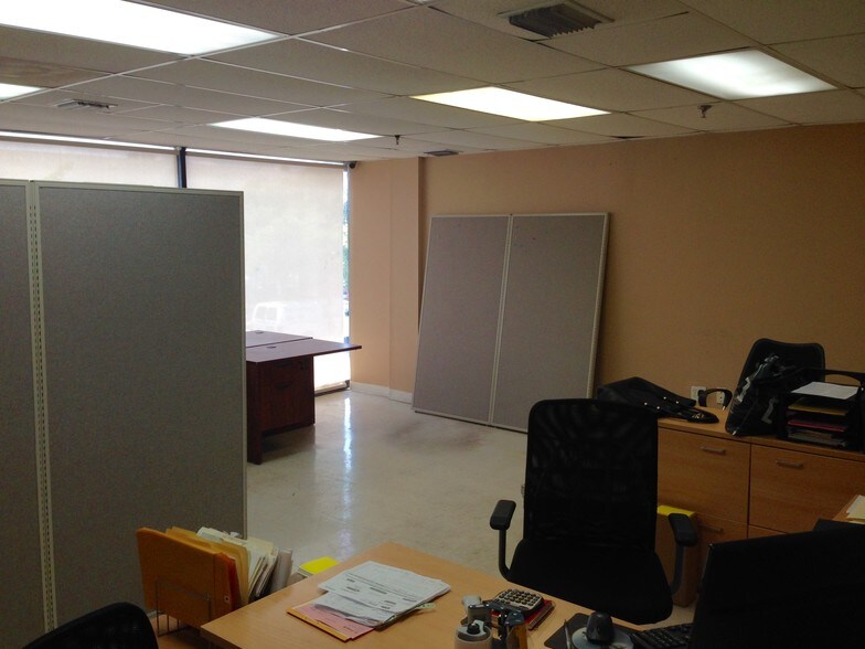 More Photos Of 6900-6914 NW 50th St, Miami Warehouse For Lease