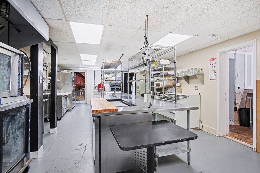 More Photos Of 328 Lake Road East Frk, Hamlin Restaurant For Sale