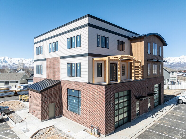 More Photos Of 1922 S Highway 40, Heber City Showroom For Sale