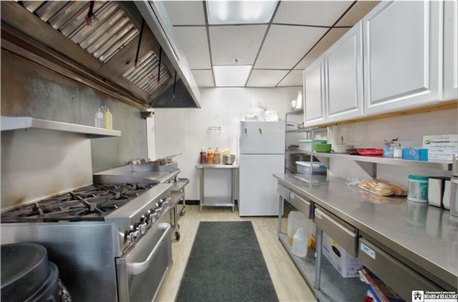 More Photos Of 1414 E 2nd St, Jamestown Flex For Sale