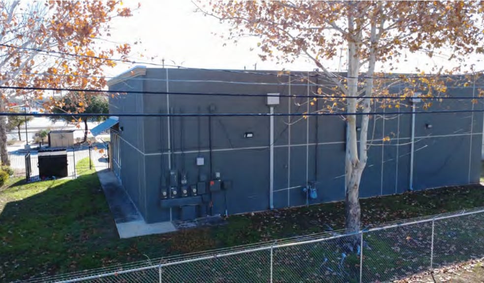 More Photos Of 941 S General McMullen Dr, San Antonio Storefront For Sale