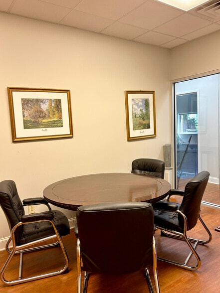 More Photos Of 2435 Lynn Rd, Raleigh Office For Sale