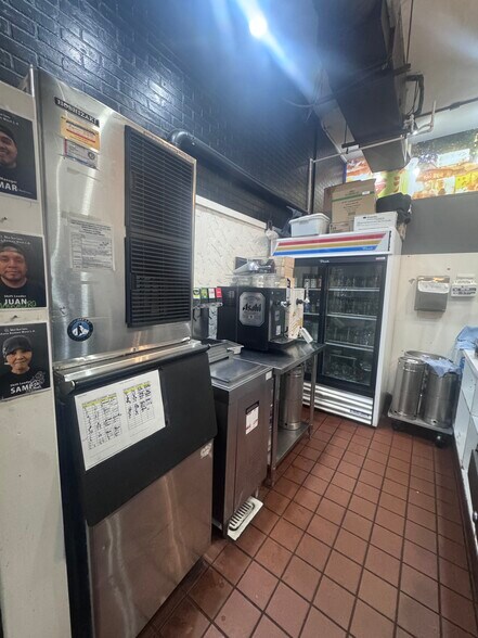 More Photos Of 1601 Sawtelle Blvd, Los Angeles Storefront Retail Office For Lease