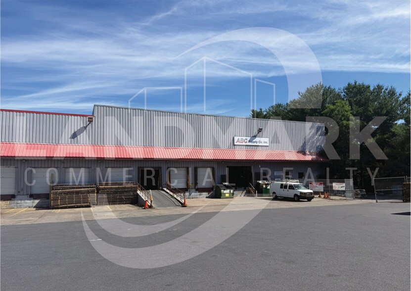 More Photos Of 5247 Simpson Ferry Rd, Mechanicsburg Warehouse For Lease