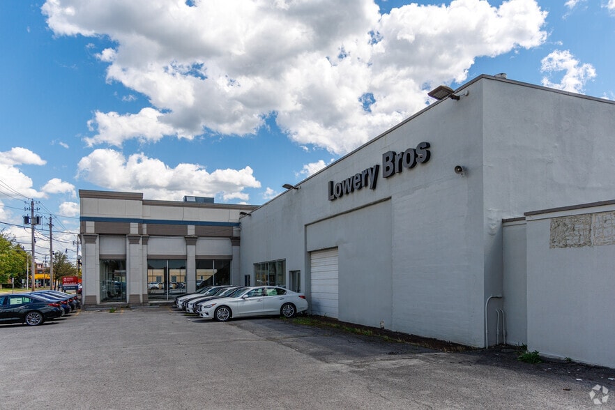 More Photos Of 647 W Genesee St, Syracuse Auto Dealership For Sale