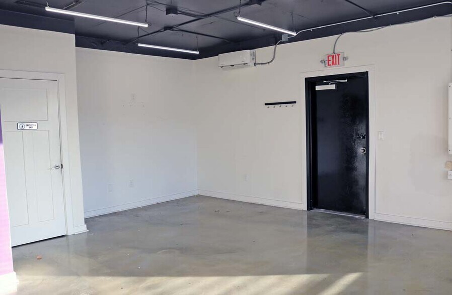 More Photos Of 721 W US Highway 50, O'Fallon Storefront Retail Office For Lease