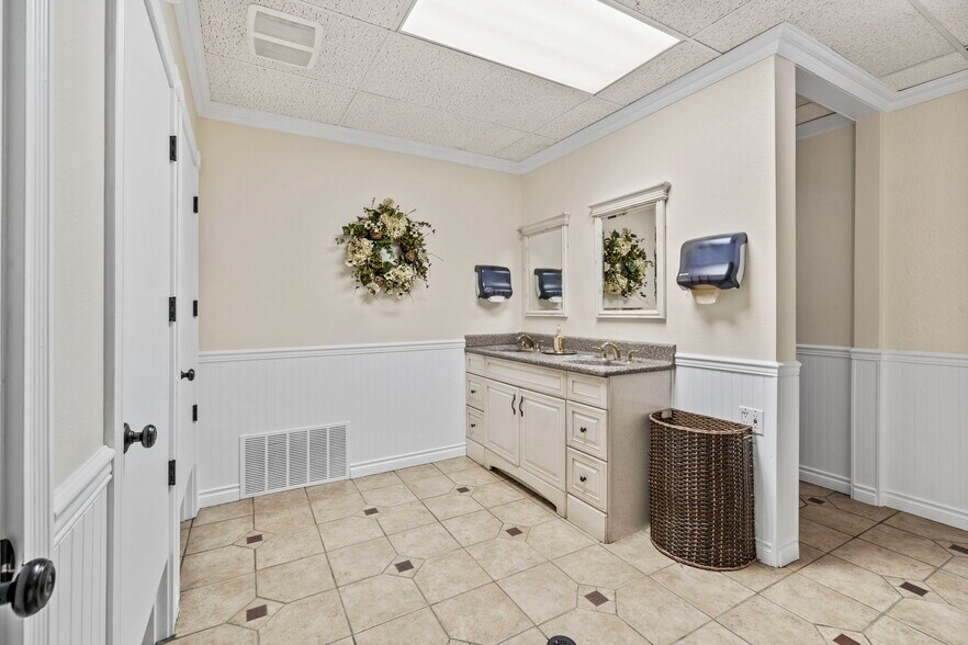 More Photos Of 3201 S 43rd St, Tacoma Specialty For Sale