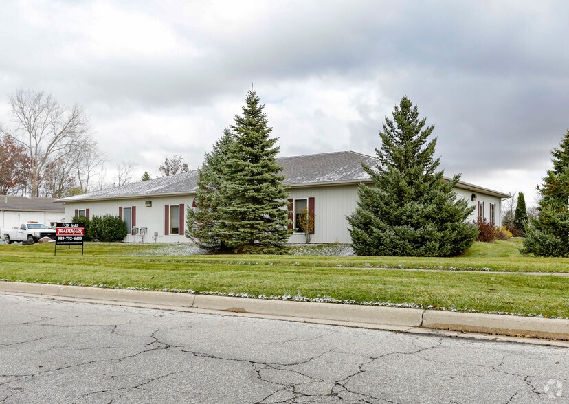 More Photos Of 3726 Fortune Blvd, Saginaw Office For Sale