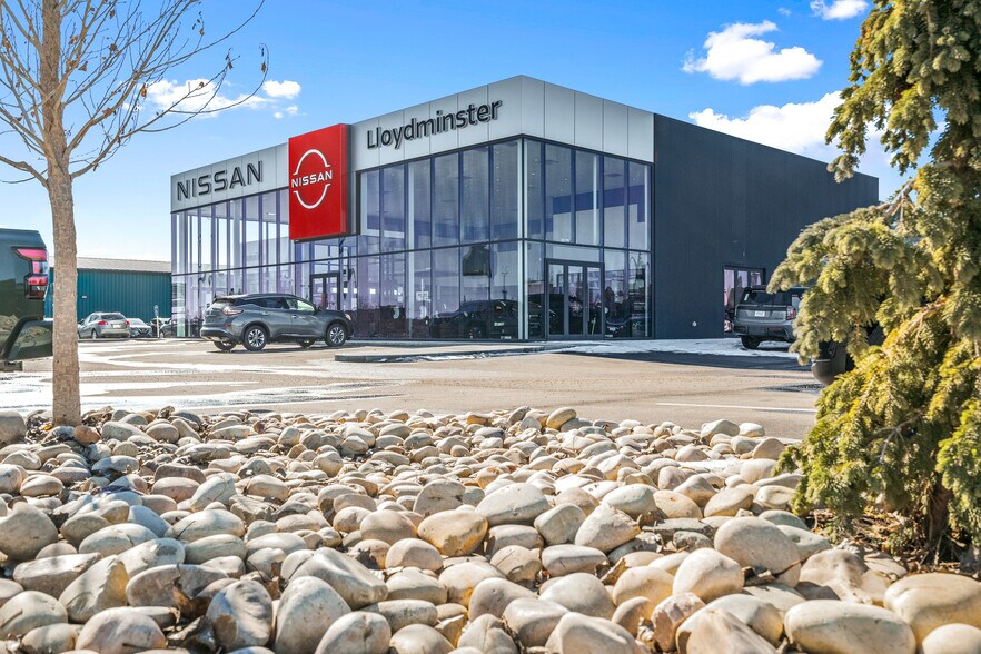 Primary Photo Of 2202 50 Av, Lloydminster Auto Dealership For Sale