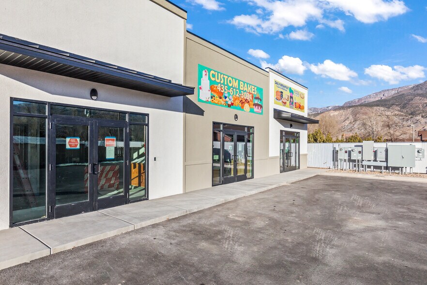 More Photos Of 238 N Main St, Monroe Freestanding For Lease