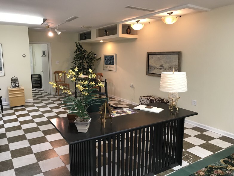 More Photos Of 1707 Concord Pike, Wilmington Storefront Retail Office For Sale