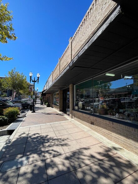 More Photos Of 133 N Main St, Lake Elsinore Storefront For Sale