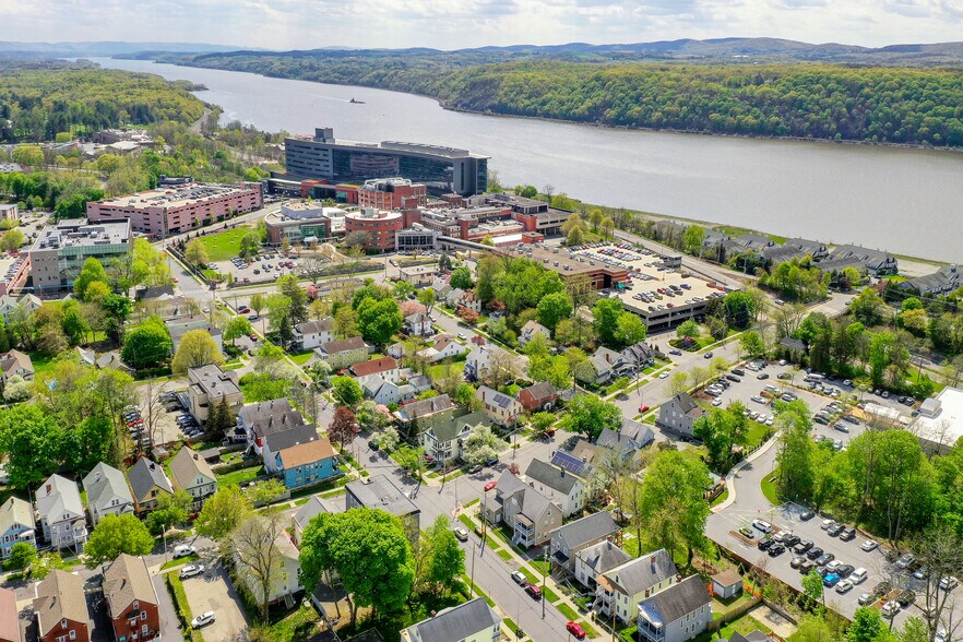 More Photos Of 48 Columbia St, Poughkeepsie Apartments For Sale