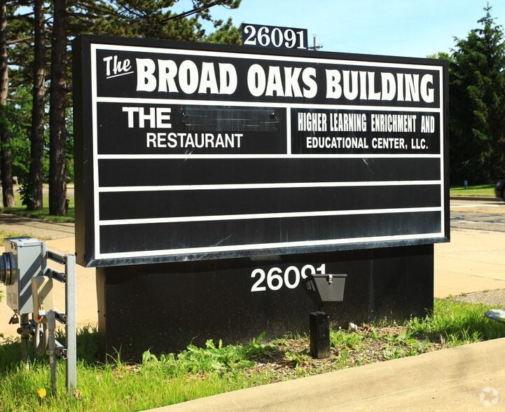 More Photos Of 26091 Broadway Ave, Oakwood Village Office Residential For Sale