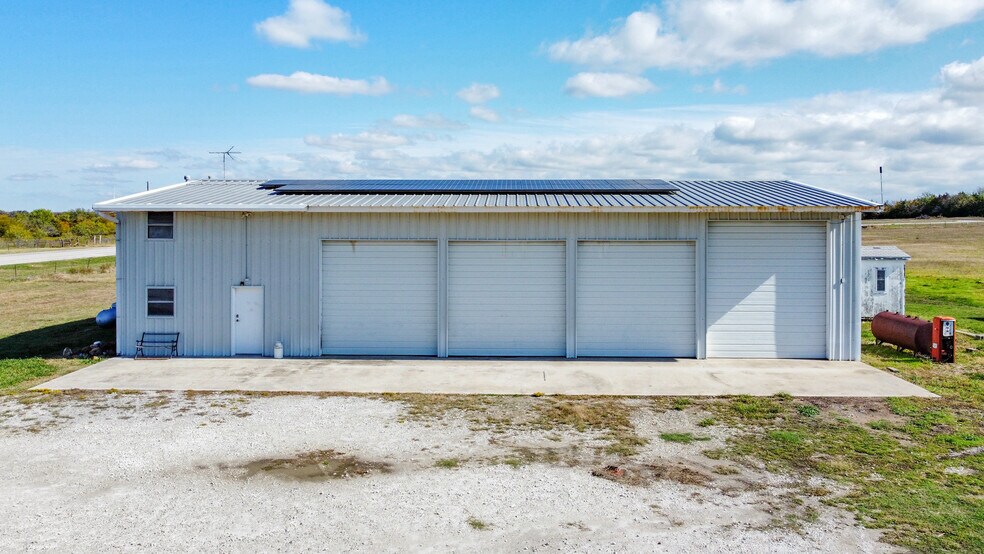 More Photos Of 6444 E Lone Oak Rd, Valley View Storefront Retail Office For Sale