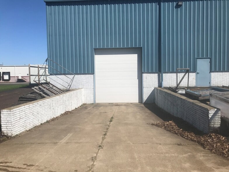 More Photos Of 429 Portage Blvd, Kent Warehouse For Sale