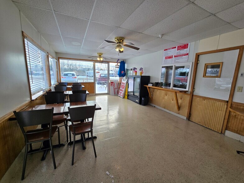More Photos Of 365 E Main St, Waterloo Town Restaurant For Sale