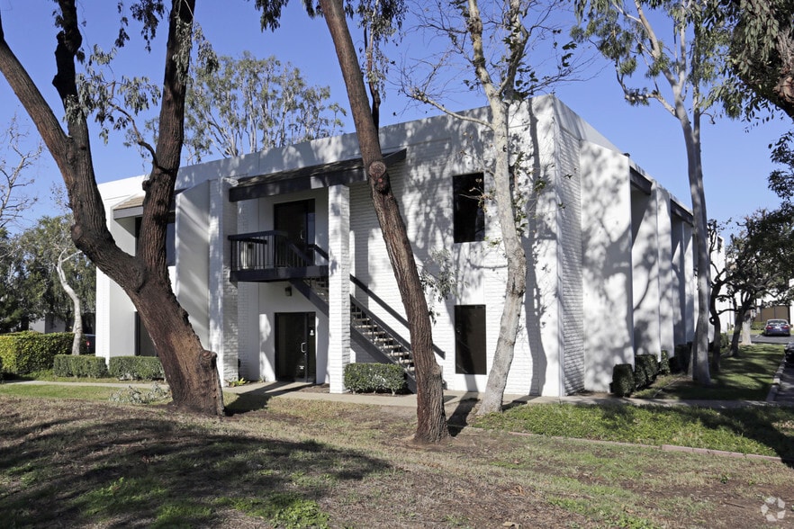 More Photos Of 17870 Sky Park Cir, Irvine Unknown For Lease