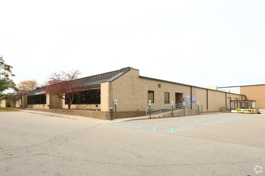 More Photos Of 100-102 N Staebler Rd, Ann Arbor Manufacturing For Lease