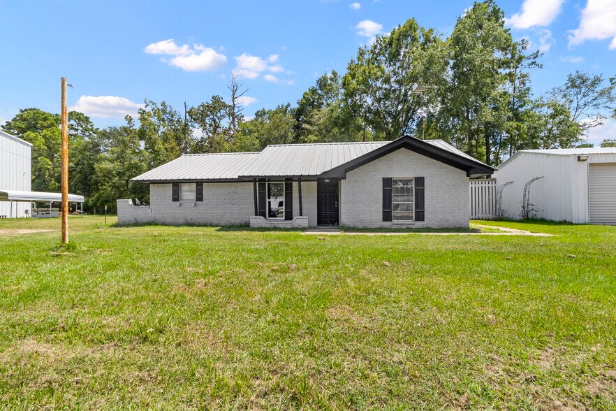 More Photos Of 13040 Highway 105 E, Conroe Industrial For Sale