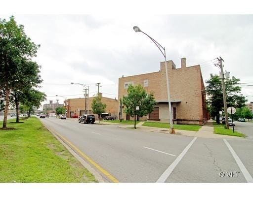 More Photos Of 321 N Loomis St, Chicago Light Distribution For Lease