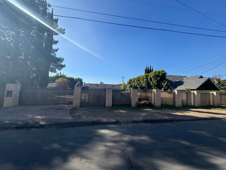 Primary Photo Of 5511 Calhoun Ave, Sherman Oaks Land For Sale