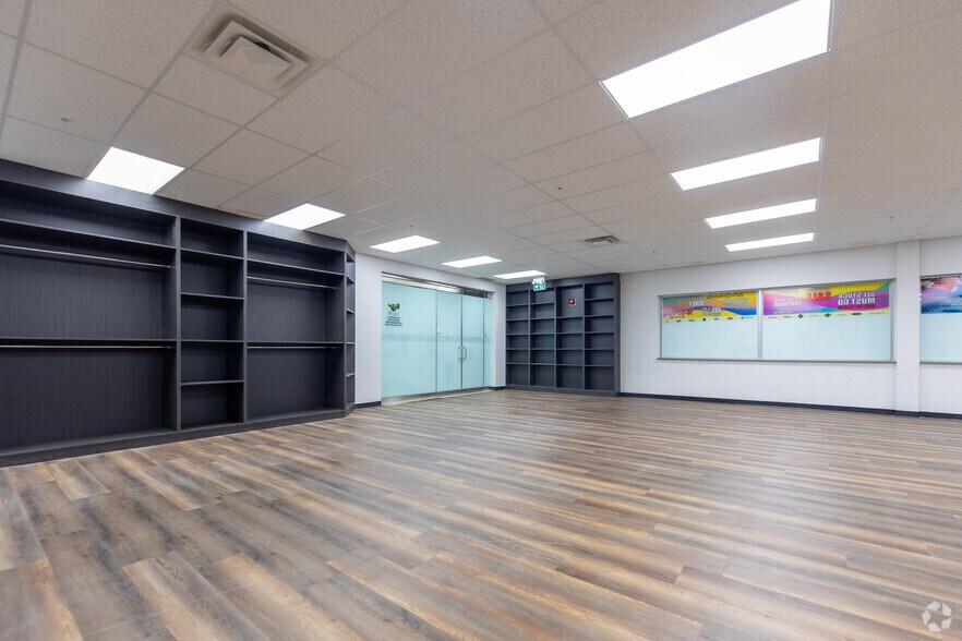 More Photos Of 1603-1615 Dundas St E, Whitby Unknown For Lease