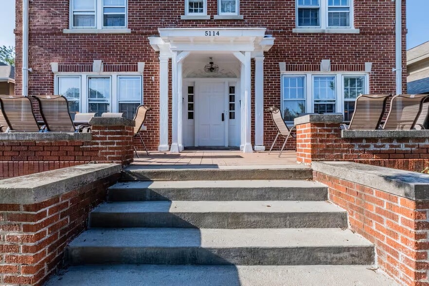 Primary Photo Of 5114 Dodge St, Omaha Apartments For Sale