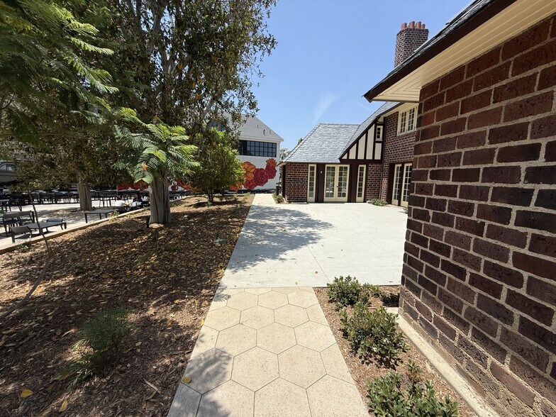 More Photos Of 7012 Walnut Grove Dr, Whittier Unknown For Lease