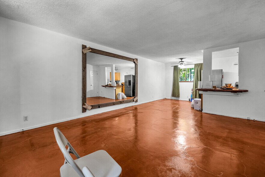 More Photos Of 614 6th Ave, Venice Apartments For Sale