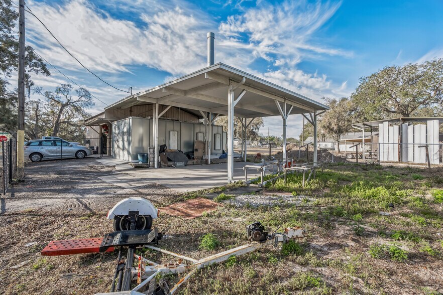 More Photos Of 10 Barry Ave, Mascotte Auto Repair For Sale