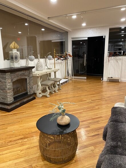 More Photos Of 1219 Quentin Rd, Brooklyn Storefront Retail Office For Lease