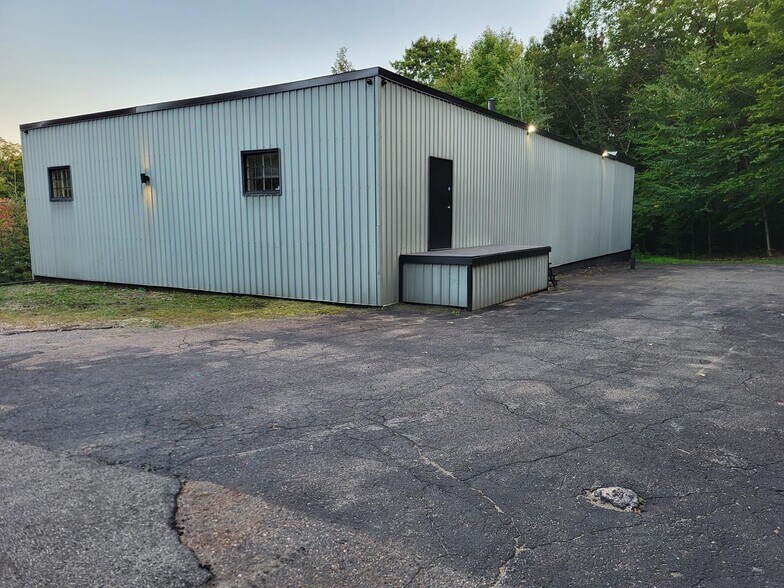 More Photos Of 457 Rue De La Septaco, Brownsburg-chatham General Retail For Sale
