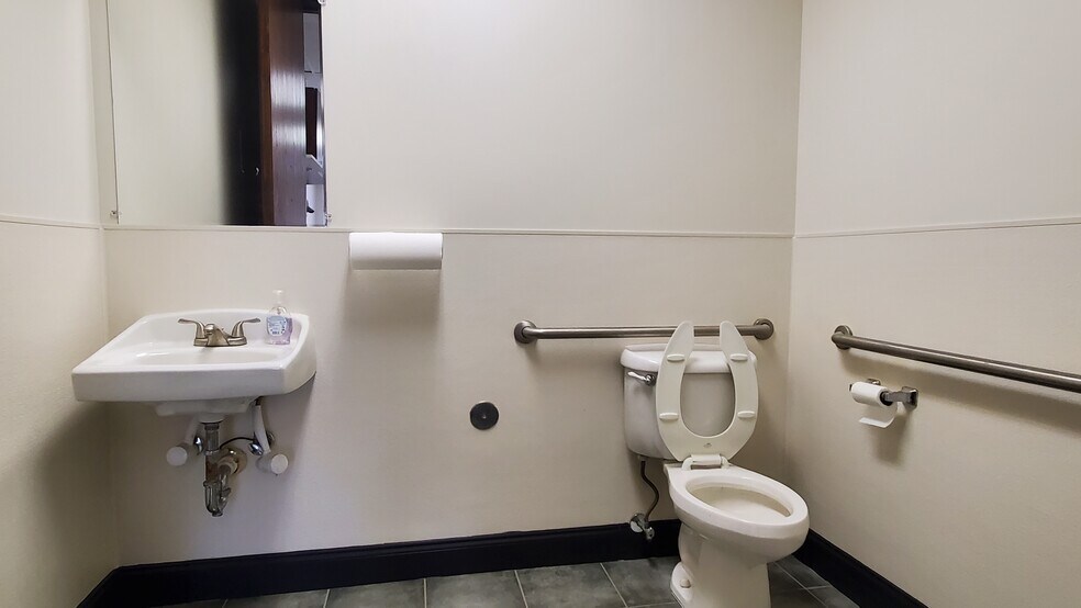 More Photos Of 5805 Coit Rd, Plano Office For Sale