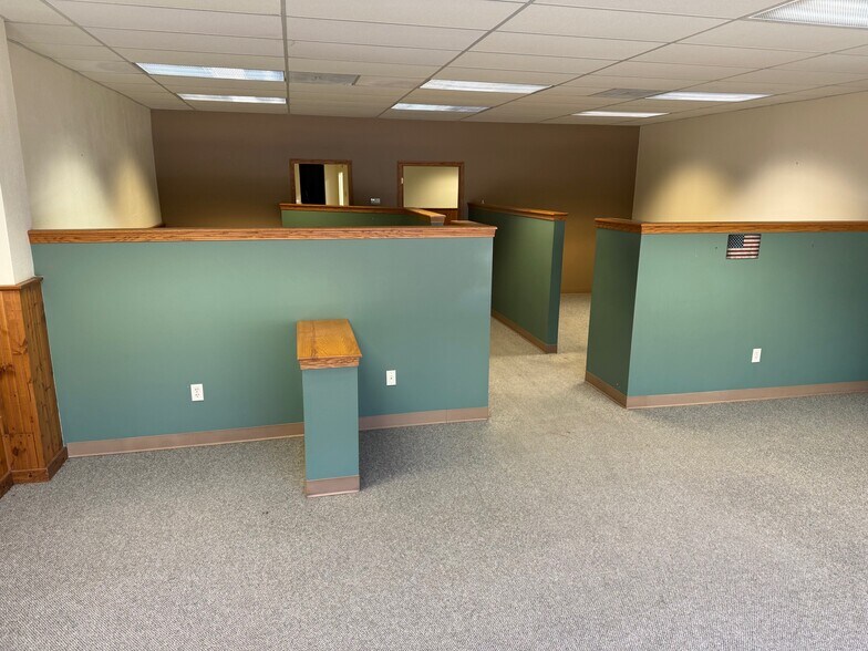 More Photos Of 708-714 N Main St, Newton Office Residential For Sale