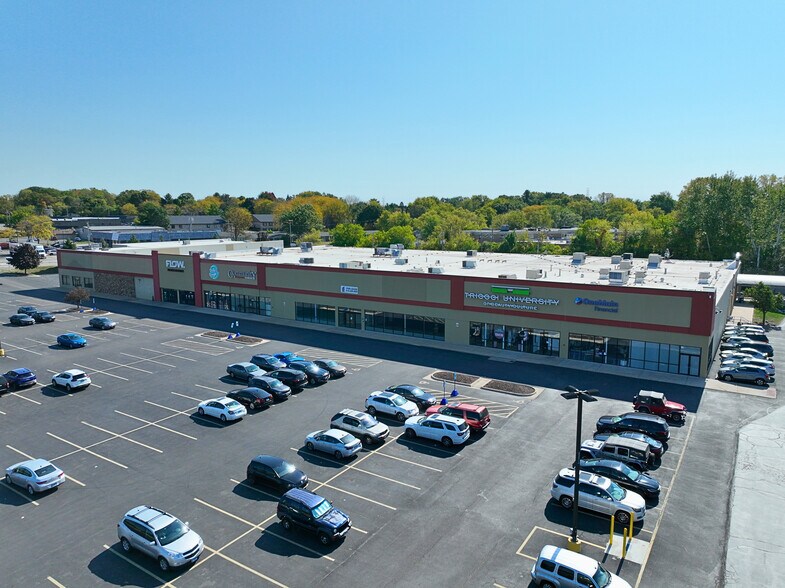 More Photos Of 5400 E State St, Rockford Unknown For Lease