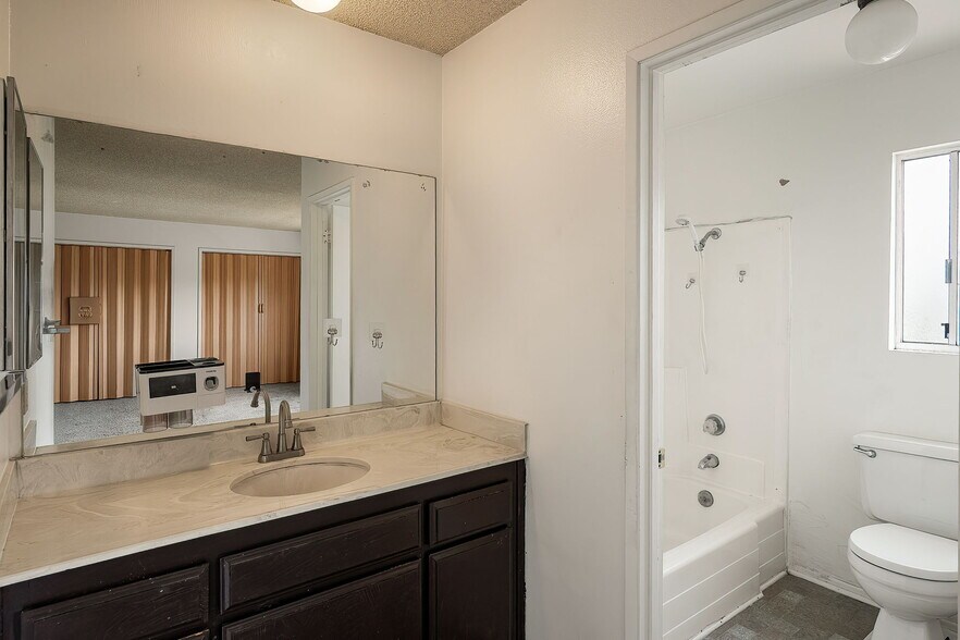 More Photos Of 104 N Atlantic Blvd, Alhambra Apartments For Sale
