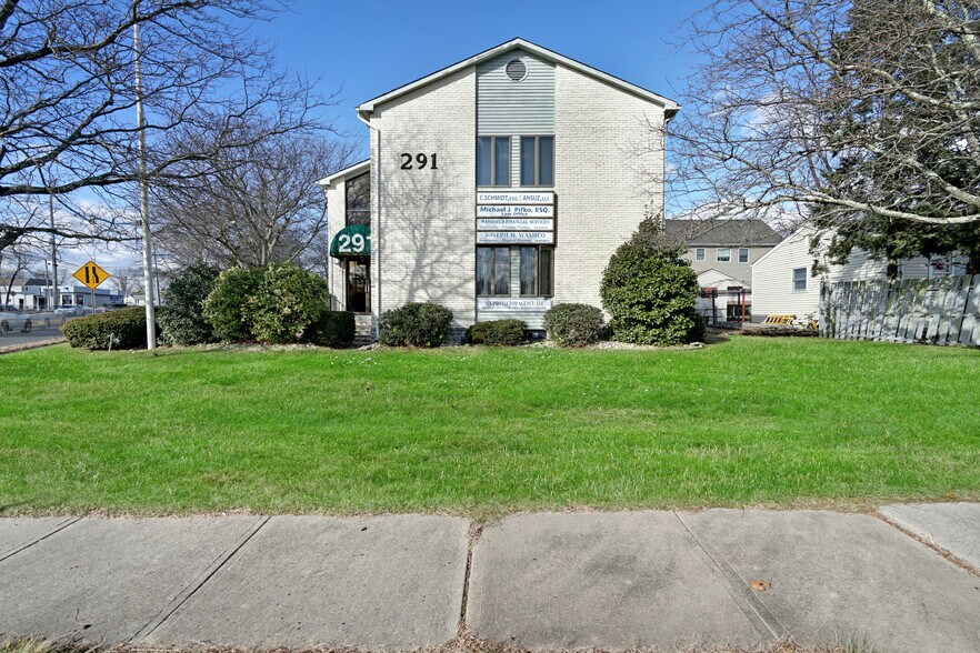 More Photos Of 291 Herbertsville Rd, Brick Office For Lease