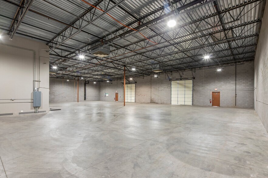 More Photos Of 264 S Hamilton Pl, Gilbert Warehouse For Lease