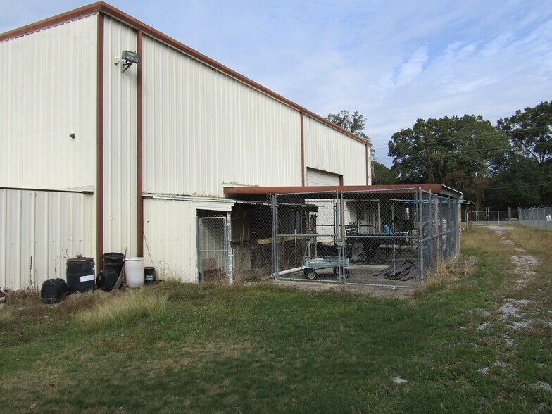 More Photos Of 4806 E Old Spanish Trl, Jeanerette Warehouse For Sale